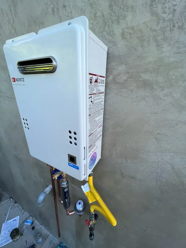 Tankless water heater installation for Pickwood Hills homes